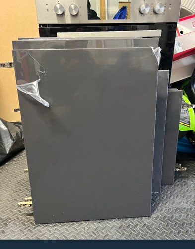 Handless kitchen doors
