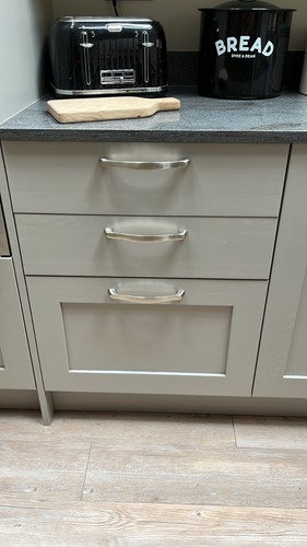 Brushed nickel effect