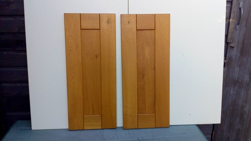 Pair solid light oak shaker - oak,
